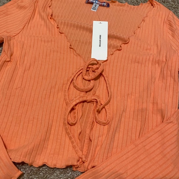 Urban Outfitters Leila Ribbed Tie-Front Top NWT Size M - Picture 7 of 8